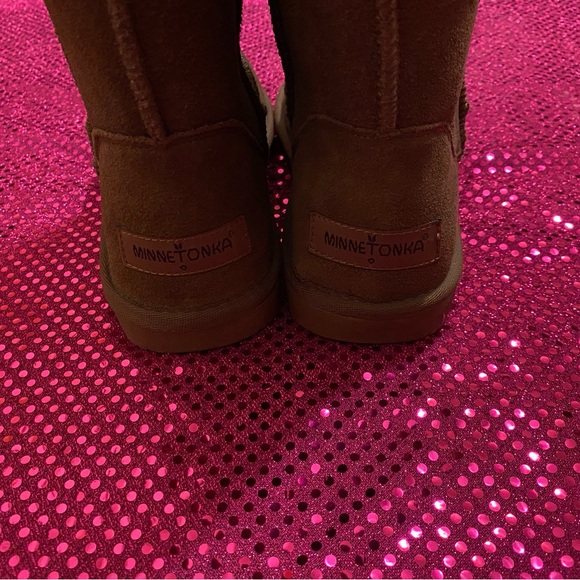 minnetonka olympia short boots in golden tan size 8 - Picture 4 of 5
